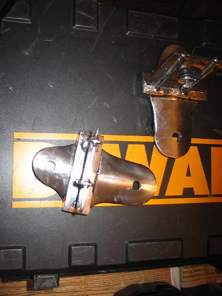 Mast Spreader Repair 001.JPG - New Braket design by Walter Pearson made by Tops in Quality.  Great Design, Great fit and Quality. Highly recommended.
